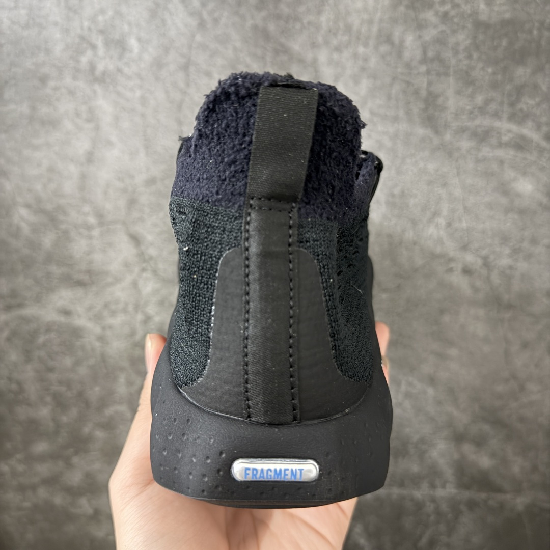 图片[4]-【公司级H版】Fragment Design x NK Mind 002 藤原浩联名 足底按摩舒适运动休闲训练鞋 黑蓝 IQ8504-002 全套原厂楦头原纸板数据档案 历时四个月倾力打造 原厂0937机台Flyknit飞织工艺 鞋面针织密度弹性完美同步原鞋 工艺同步公司 原厂压底模 加固按摩单元 防止颗粒松动 原装TUP鞋扣 亮黑后跟条 白色字体采用工业级丝网印刷（丝印）工艺 字体边缘锐利清晰 笔画粗细均匀 没有毛边或晕染 依旧延续Mind系列的标志性外观 采用黑色Flyknit鞋面 并用到拼接结构和外露缝线强调设计感 鞋底依旧配备22个皇家蓝独立泡棉按摩球 鞋底的FRAGMENT经典标语也同样保留其中 还在鞋舌加入了一块印有闪电章的特殊提环 来进一步表明联名身份 正常尺码 尺码：36 36.5 37.5 38 38.5 39 40 40.5 41 42 42.5 43 44 44.5 45 46-选品中心