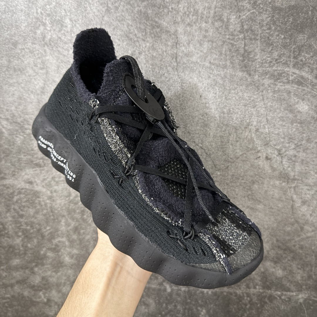 图片[3]-【公司级H版】Fragment Design x NK Mind 002 藤原浩联名 足底按摩舒适运动休闲训练鞋 黑蓝 IQ8504-002 全套原厂楦头原纸板数据档案 历时四个月倾力打造 原厂0937机台Flyknit飞织工艺 鞋面针织密度弹性完美同步原鞋 工艺同步公司 原厂压底模 加固按摩单元 防止颗粒松动 原装TUP鞋扣 亮黑后跟条 白色字体采用工业级丝网印刷（丝印）工艺 字体边缘锐利清晰 笔画粗细均匀 没有毛边或晕染 依旧延续Mind系列的标志性外观 采用黑色Flyknit鞋面 并用到拼接结构和外露缝线强调设计感 鞋底依旧配备22个皇家蓝独立泡棉按摩球 鞋底的FRAGMENT经典标语也同样保留其中 还在鞋舌加入了一块印有闪电章的特殊提环 来进一步表明联名身份 正常尺码 尺码：36 36.5 37.5 38 38.5 39 40 40.5 41 42 42.5 43 44 44.5 45 46-选品中心