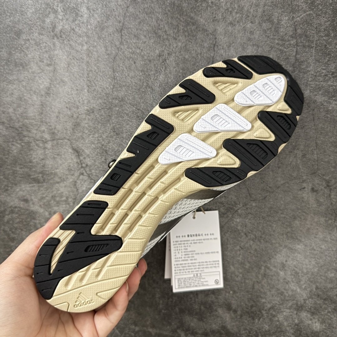 图片[9]-【CS纯原版】原装级别 SONG FOR THE MUTE x AD 阿迪 Adizero PR SFTM-006 联名款低帮休闲鞋 HP3521 1.原鞋原楦头打造完美版型 2.原盒开发 同正品一致立体钢印 区别市面普通印刷 3.鞋垫贴合欧索莱材质 鞋垫面高频立体印刷 鞋垫底同正品一致过胶纹路 4.鞋口材质色系纹路亮度均同正品一致 5.鞋面后套高剥太空革透心灰底，同原鞋一致，区别市面黑底材质。独家原鞋操作，太空革贴合胶膜，使其在前后帮成型的过程中，与鞋面完全贴合，后跟定型完美，区别市面太空革和鞋面直接缝合 6.鞋面网布纹路，网孔，克重，颜色等均按原鞋同步开发，区别市面不正确网孔纹路，不正确颜色 7.市面唯一跟原鞋同步，采用前帮+后帮成型工艺，真正把中底板和鞋面完全贴合，使鞋面和鞋底牢固贴合，不易开胶脱底。区别市面拉帮中底或在拉帮中底上面再简单覆盖中底板，以假充正 8.独家私模 鞋底同原鞋一致，采用MD和RB组合而成。SFTM-006 这款联名跑步鞋，属于薄底跑步鞋，所以MD需要一定的硬度支撑穿着者，才能保证运动的时候脚感舒适。区别市面一体描漆大底，以及把MD打软的错误操作 9.市面唯一跟原鞋同步，采用前帮+后帮成型工艺，真正把中底板和鞋面完全贴合，使鞋面和鞋底牢固贴合，不易开胶脱底。区别市面拉帮中底或在拉帮中底上面再简单覆盖中底板，以假充正 尺码：36 36.5 37 38 38.5 39 40 40.5 41 42 42.5 43 44 44.5 45-选品中心