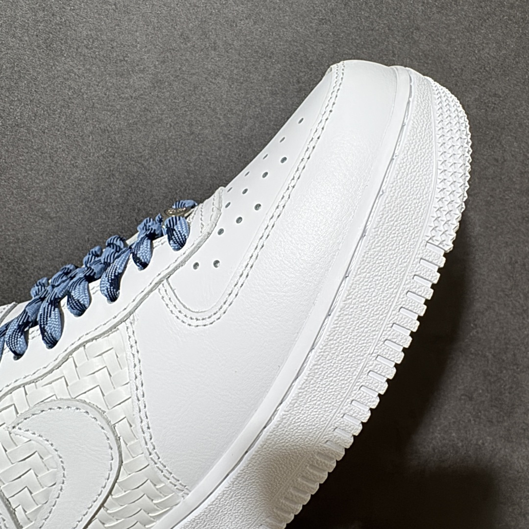 图片[8]-【公司级】耐克Nike AIR FORCE 1’07空军一号低帮百搭休闲运动板鞋。柔软、弹性十足的缓震性能和出色的中底设计，横跨复古与现代的外型结合，造就出风靡全球三十多年的Force 1。 货号：IW1892-111 尺码：36 36.5 37.5 38 38.5 39 40 40.5 41 42 42.5 43 44 45-选品中心