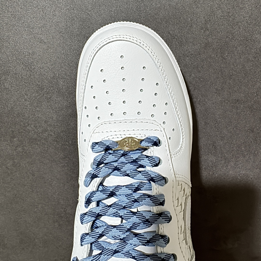 图片[5]-【公司级】耐克Nike AIR FORCE 1’07空军一号低帮百搭休闲运动板鞋。柔软、弹性十足的缓震性能和出色的中底设计，横跨复古与现代的外型结合，造就出风靡全球三十多年的Force 1。 货号：IW1892-111 尺码：36 36.5 37.5 38 38.5 39 40 40.5 41 42 42.5 43 44 45-选品中心
