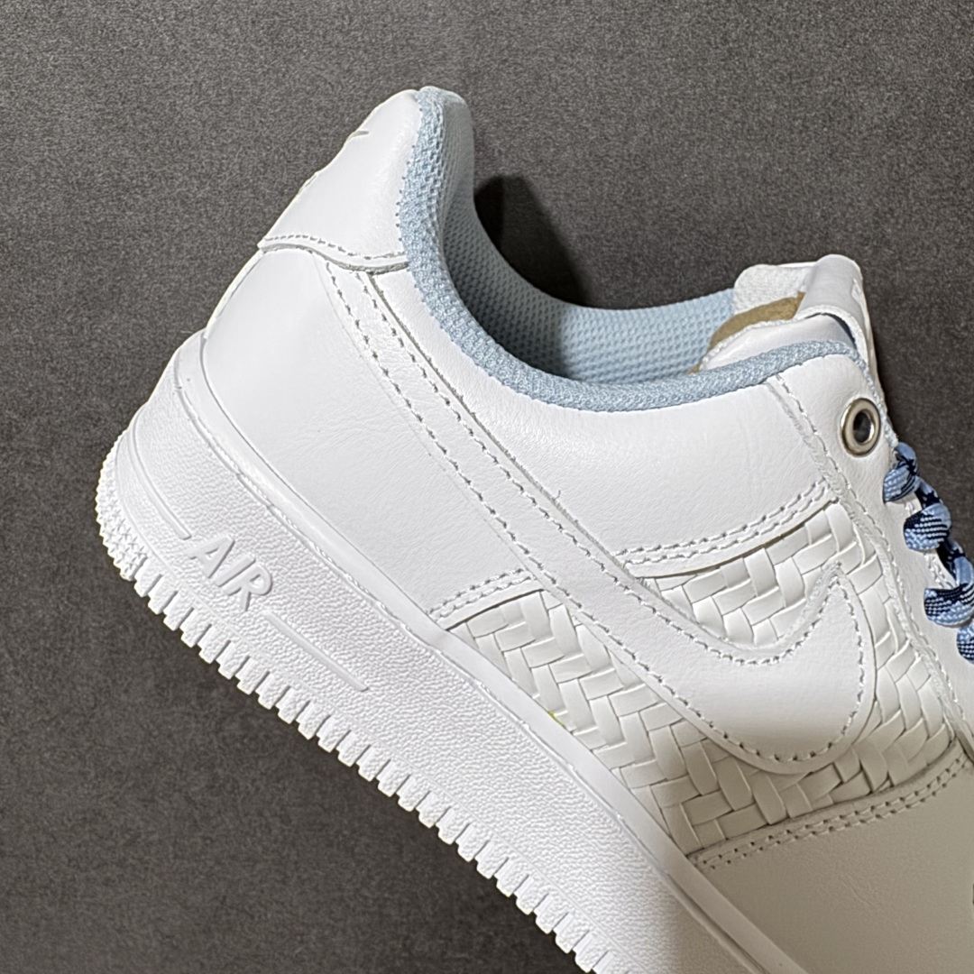 图片[7]-【公司级】耐克Nike AIR FORCE 1’07空军一号低帮百搭休闲运动板鞋。柔软、弹性十足的缓震性能和出色的中底设计，横跨复古与现代的外型结合，造就出风靡全球三十多年的Force 1。 货号：IW1892-111 尺码：36 36.5 37.5 38 38.5 39 40 40.5 41 42 42.5 43 44 45-选品中心