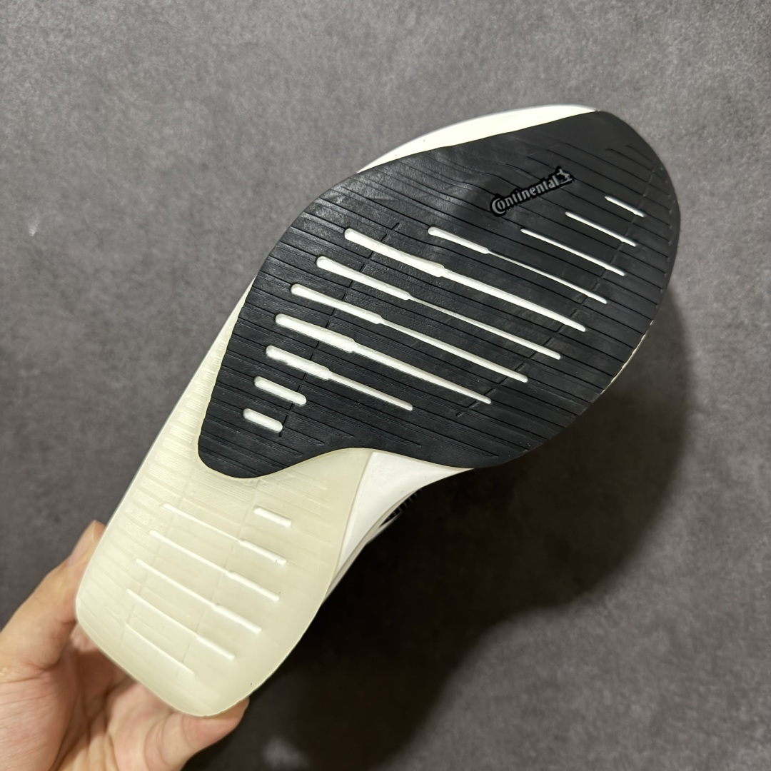 图片[9]-【TD版本】Adidas Adizero Evo SL 2 阿迪超轻透气缓震跑鞋 整体外观造型与adiZero Adios Pro EVO 1非常相似 中底配置方面搭载全掌Lightstrike Pro 鞋面采用透气网面示人 契合日常训练鞋的定位 更加耐用 外底给到了马牌橡胶 及上代竞速旗舰adidas Adizero Adios Pro 3区域分布 货号： DF6206 尺码：36-45-选品中心