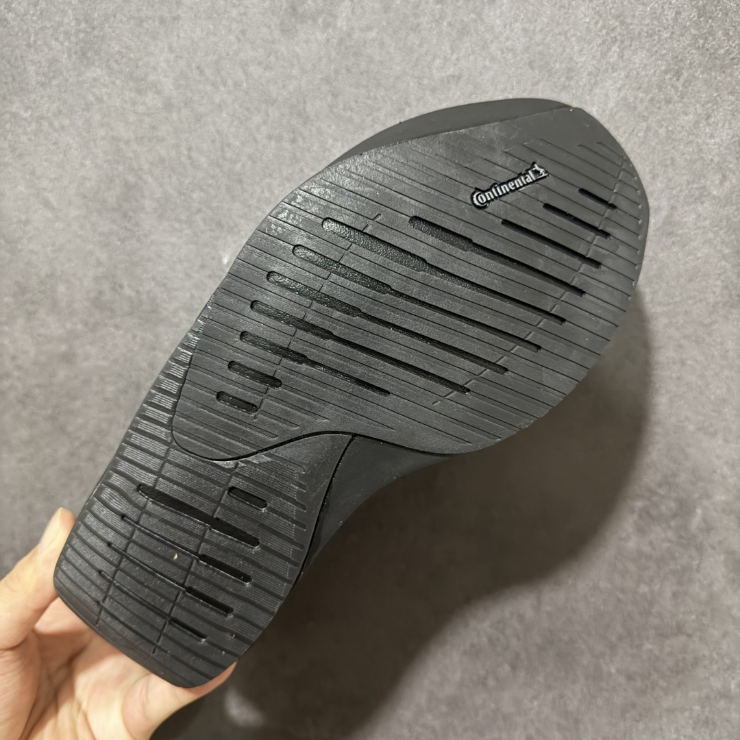 图片[9]-【TD版本】Adidas Adizero Evo SL 2 阿迪超轻透气缓震跑鞋 整体外观造型与adiZero Adios Pro EVO 1非常相似 中底配置方面搭载全掌Lightstrike Pro 鞋面采用透气网面示人 契合日常训练鞋的定位 更加耐用 外底给到了马牌橡胶 及上代竞速旗舰adidas Adizero Adios Pro 3区域分布 货号： JD7128 尺码：36-45-选品中心