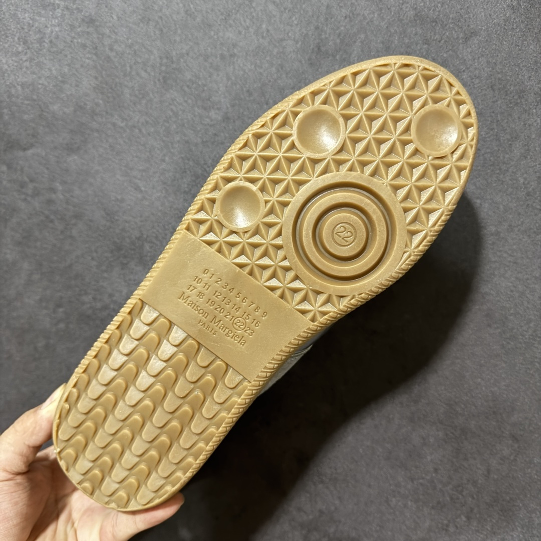 图片[9]-【公司级】Maison Margiela梅森马吉拉Replica 休闲低帮德训鞋 采用绒面和皮革拼接，橡胶底耐磨防滑，打造欧美时尚。该鞋款的外观设计走在时尚前沿，其独特的风格款式构成了品牌身份重要的一部分。 货号：S58WS0109 尺码： 35-46-选品中心