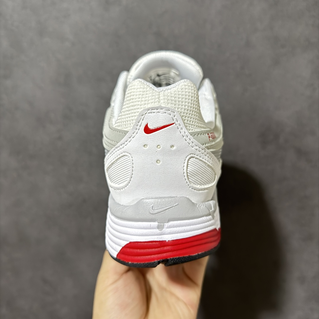 图片[4]-【公司级】耐克(NIKE)男女子休闲运动鞋 P-6000 Premium 轻便舒适透气防滑缓震耐磨跑步鞋。 P-6000 是一款植根于 2000 年代风格的混合款式，让人想起去年再次流行的 Zoom Vomero 5。采用透气网眼布搭配皮革和合成材质覆面，再现 21 世纪早期鞋款外观。活力配色打造时尚外观和运动美学，结合泡棉缓震配置，缔造非凡舒适的日常穿着体验。皮革、织物与合成材质组合鞋面，打造舒适支撑效果。沿袭 Nike Pegasus 25 和 Nike Pegasus 2006 的复古设计风格，泡棉中底，轻盈缓震，缓震鞋垫，带来舒适的足底体验，橡胶外底，铸就非凡抓地力。 货号：IR5279-100 尺码： 36 36.5 37.5 38 38.5 39 40 40.5 41 42 42.5 43 44 45 46-选品中心
