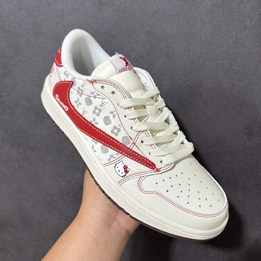 图片[3]-【定制版】”LV x Hello Kitty“ 联名定制款 米白底色撞色红棕，老花暗纹低调显贵气，延续Dunk Low经典低帮轮廓，脚感舒适，适配性广，既能打造街头潮流风，也能搭配休闲日常穿搭。Hello Kitty挂饰+经典鞋型，甜妹与潮人都能驾驭，头层皮质+生胶底，脚感舒适不挑穿搭，无论是约会还是炸街，这双都是回头率爆棚的C位选择！ 货号：HF0591-001 尺码：36-46带半码-选品中心