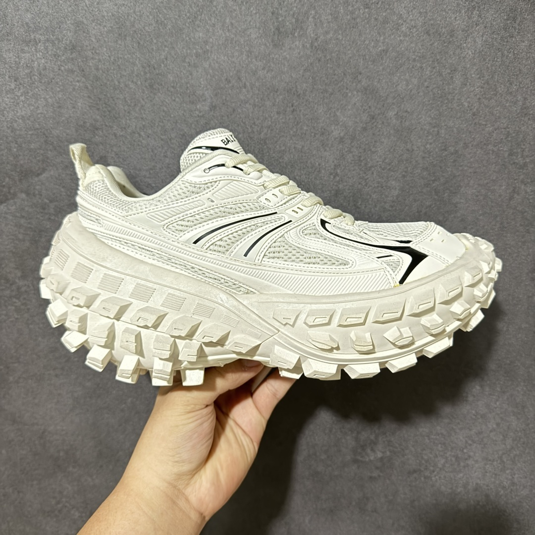 特价【GQ福利】纯原特价 BALENCIAGA Defender Rubber Platform Sneakers 卫士系列低帮坦克履带轮胎型越野户外增高厚底休闲运动慢跑鞋 货号：685611 W2RA6 9000 尺码：35 36 37 38 39 40 41 42 43 44 45 46-选品中心