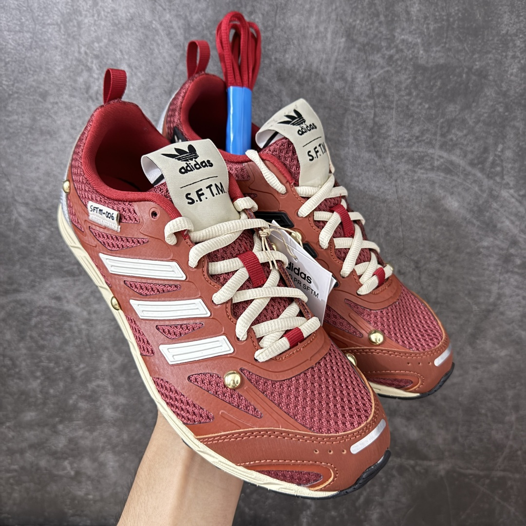 【CS纯原版】原装级别 SONG FOR THE MUTE x AD 阿迪 Adizero PR SFTM-006 联名款低帮休闲鞋 HP3522 1.原鞋原楦头打造完美版型 2.原盒开发 同正品一致立体钢印 区别市面普通印刷 3.鞋垫贴合欧索莱材质 鞋垫面高频立体印刷 鞋垫底同正品一致过胶纹路 4.鞋口材质色系纹路亮度均同正品一致 5.鞋面后套高剥太空革透心灰底，同原鞋一致，区别市面黑底材质。独家原鞋操作，太空革贴合胶膜，使其在前后帮成型的过程中，与鞋面完全贴合，后跟定型完美，区别市面太空革和鞋面直接缝合 6.鞋面网布纹路，网孔，克重，颜色等均按原鞋同步开发，区别市面不正确网孔纹路，不正确颜色 7.市面唯一跟原鞋同步，采用前帮+后帮成型工艺，真正把中底板和鞋面完全贴合，使鞋面和鞋底牢固贴合，不易开胶脱底。区别市面拉帮中底或在拉帮中底上面再简单覆盖中底板，以假充正 8.独家私模 鞋底同原鞋一致，采用MD和RB组合而成。SFTM-006 这款联名跑步鞋，属于薄底跑步鞋，所以MD需要一定的硬度支撑穿着者，才能保证运动的时候脚感舒适。区别市面一体描漆大底，以及把MD打软的错误操作 9.市面唯一跟原鞋同步，采用前帮+后帮成型工艺，真正把中底板和鞋面完全贴合，使鞋面和鞋底牢固贴合，不易开胶脱底。区别市面拉帮中底或在拉帮中底上面再简单覆盖中底板，以假充正 尺码：36 36.5 37 38 38.5 39 40 40.5 41 42 42.5 43 44 44.5 45-选品中心