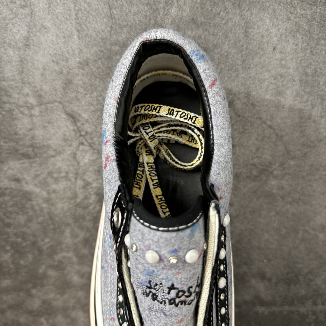 图片[8]-【公司级】万斯Vans Premium Pearlized 珍珠做旧拼色！ 货号：VN000S52BLK 尺码：35 36 36.5 37 38 38.5 39 40 40.5 41 42 42.5 43 44 LX Old Skool 36 Pearlized 的设计灵感源自一双历经岁月打磨、旅途洗礼，并被悉心修补与重塑的鞋款。整双鞋以“旧”为核心设计语言，设计师在鞋身各处的裁片与鞋面上融入了断线、破坏等细节处理，包边与鞋带处的做旧擦痕，也直观强化了鞋款的复古质感。 两双鞋款从鞋头到侧边条纹缀满大小各异的珍珠与水钻，散发出艺术品般的独特气质，为街头美学注入新内涵。配色上推出纯白与黑粉两款，风格迥异却同样致敬复古灵魂。-选品中心