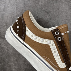 万斯Vans Premium Pearlized 珍珠做旧棕! 货号:VN000E8VCCZ 尺码:35 36 36.5 万斯Vans Premium Pearlized 珍珠做旧棕! 货号:VN000E8VCCZ 尺码:35 36 36.5