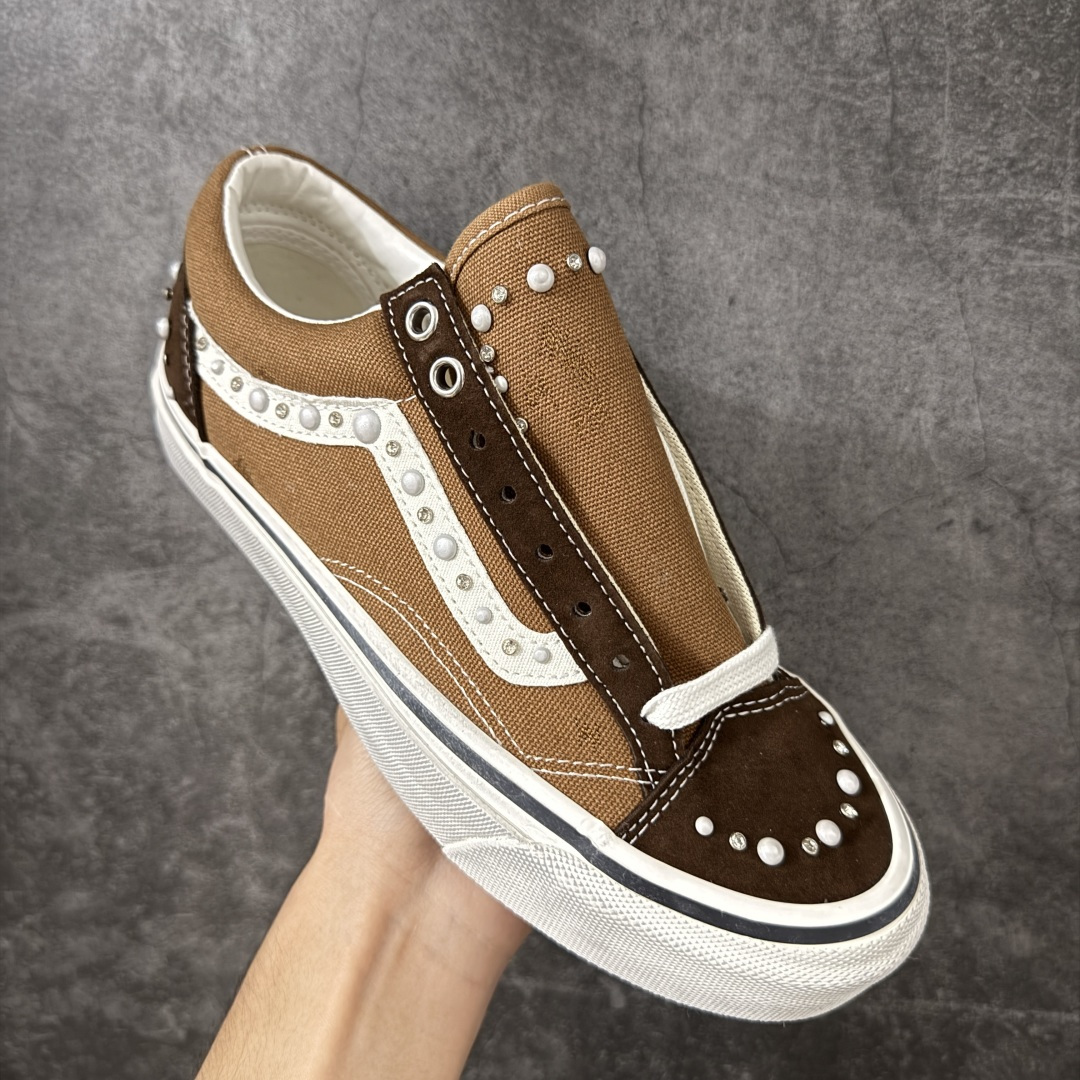 万斯Vans Premium Pearlized 珍珠做旧棕! 货号:VN000E8VCCZ 尺码:35 36 36.5 万斯Vans Premium Pearlized 珍珠做旧棕! 货号:VN000E8VCCZ 尺码:35 36 36.5