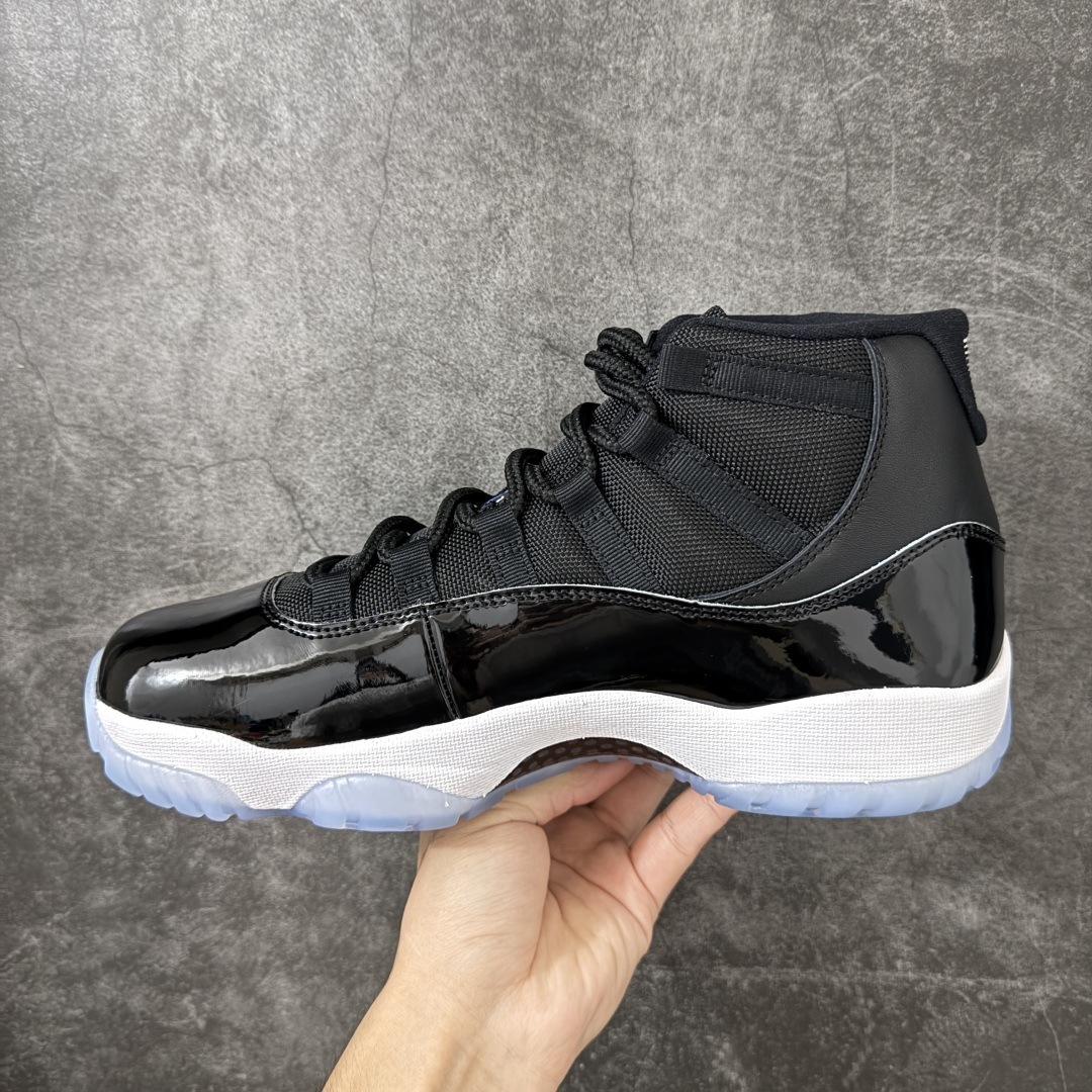 图片[2]-【TK至尊版】Air Jordan 11 2026款复刻AJ11大灌篮 货号：CT8012-900 台湾原厂牛津布，密度紧实，感光度高 领口定型与填充物饱和度完美契合 鞋身主材质均来自三本久sadisa 俗称原厂皮料 鞋身全电脑针车，针距固定，间距平行，转弯自然 蓝色电绣飞人LOGO，饱满自然 冰蓝水晶大底，色泽鲜艳，透光度高 台湾原产碳板 盒标立体标，内置感应芯片 目前市场首个纯原版本 市场第一梯队品质 尺码：40 40.5 41 42 42.5 43 44 44.5 45 45.5 46 47.5-选品中心