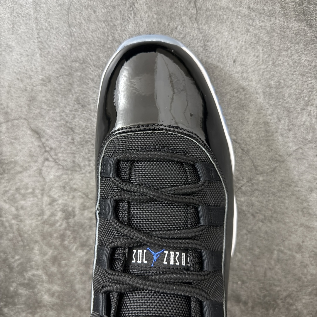图片[5]-【TK至尊版】Air Jordan 11 2026款复刻AJ11大灌篮 货号：CT8012-900 台湾原厂牛津布，密度紧实，感光度高 领口定型与填充物饱和度完美契合 鞋身主材质均来自三本久sadisa 俗称原厂皮料 鞋身全电脑针车，针距固定，间距平行，转弯自然 蓝色电绣飞人LOGO，饱满自然 冰蓝水晶大底，色泽鲜艳，透光度高 台湾原产碳板 盒标立体标，内置感应芯片 目前市场首个纯原版本 市场第一梯队品质 尺码：40 40.5 41 42 42.5 43 44 44.5 45 45.5 46 47.5-选品中心