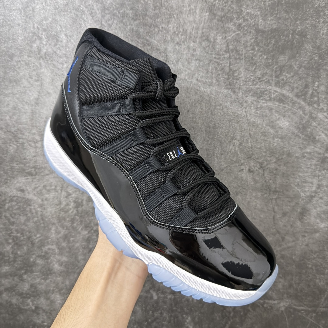 图片[3]-【TK至尊版】Air Jordan 11 2026款复刻AJ11大灌篮 货号：CT8012-900 台湾原厂牛津布，密度紧实，感光度高 领口定型与填充物饱和度完美契合 鞋身主材质均来自三本久sadisa 俗称原厂皮料 鞋身全电脑针车，针距固定，间距平行，转弯自然 蓝色电绣飞人LOGO，饱满自然 冰蓝水晶大底，色泽鲜艳，透光度高 台湾原产碳板 盒标立体标，内置感应芯片 目前市场首个纯原版本 市场第一梯队品质 尺码：40 40.5 41 42 42.5 43 44 44.5 45 45.5 46 47.5-选品中心