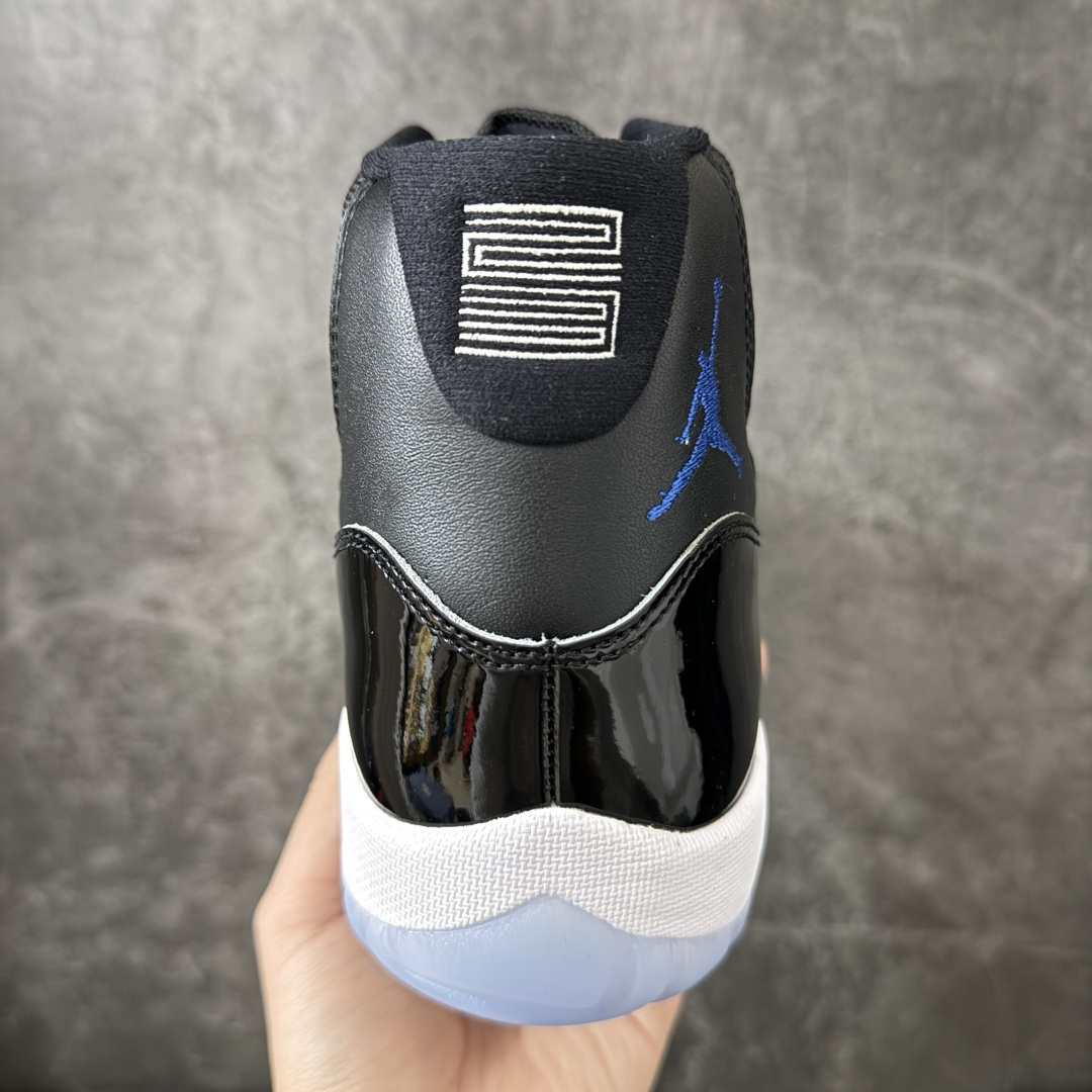 图片[4]-【TK至尊版】Air Jordan 11 2026款复刻AJ11大灌篮 货号：CT8012-900 台湾原厂牛津布，密度紧实，感光度高 领口定型与填充物饱和度完美契合 鞋身主材质均来自三本久sadisa 俗称原厂皮料 鞋身全电脑针车，针距固定，间距平行，转弯自然 蓝色电绣飞人LOGO，饱满自然 冰蓝水晶大底，色泽鲜艳，透光度高 台湾原产碳板 盒标立体标，内置感应芯片 目前市场首个纯原版本 市场第一梯队品质 尺码：40 40.5 41 42 42.5 43 44 44.5 45 45.5 46 47.5-选品中心