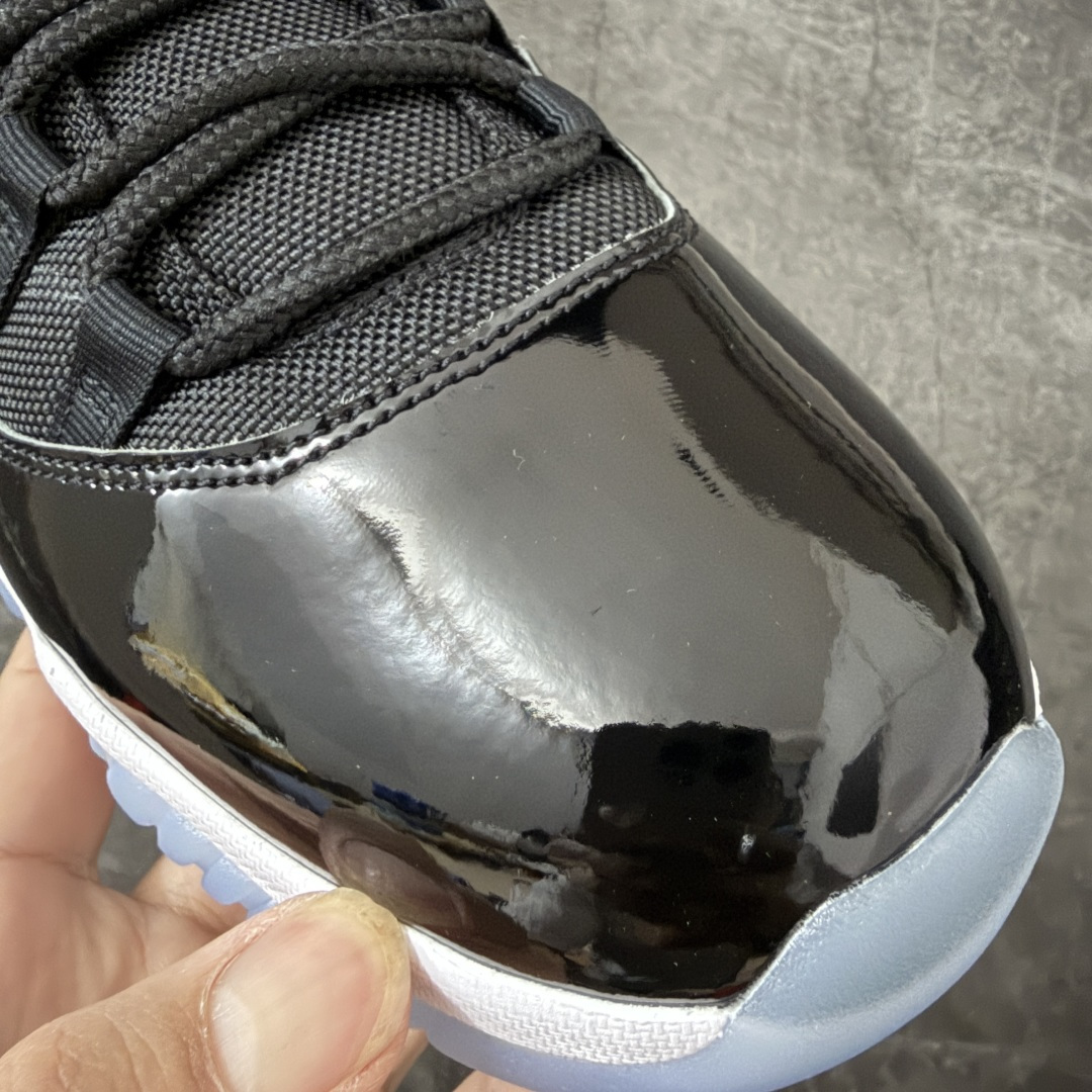 图片[5]-【TK至尊版】Air Jordan 11 2026款复刻AJ11大灌篮 货号：CT8012-900 台湾原厂牛津布，密度紧实，感光度高 领口定型与填充物饱和度完美契合 鞋身主材质均来自三本久sadisa 俗称原厂皮料 鞋身全电脑针车，针距固定，间距平行，转弯自然 蓝色电绣飞人LOGO，饱满自然 冰蓝水晶大底，色泽鲜艳，透光度高 台湾原产碳板 盒标立体标，内置感应芯片 目前市场首个纯原版本 市场第一梯队品质 尺码：40 40.5 41 42 42.5 43 44 44.5 45 45.5 46 47.5-选品中心