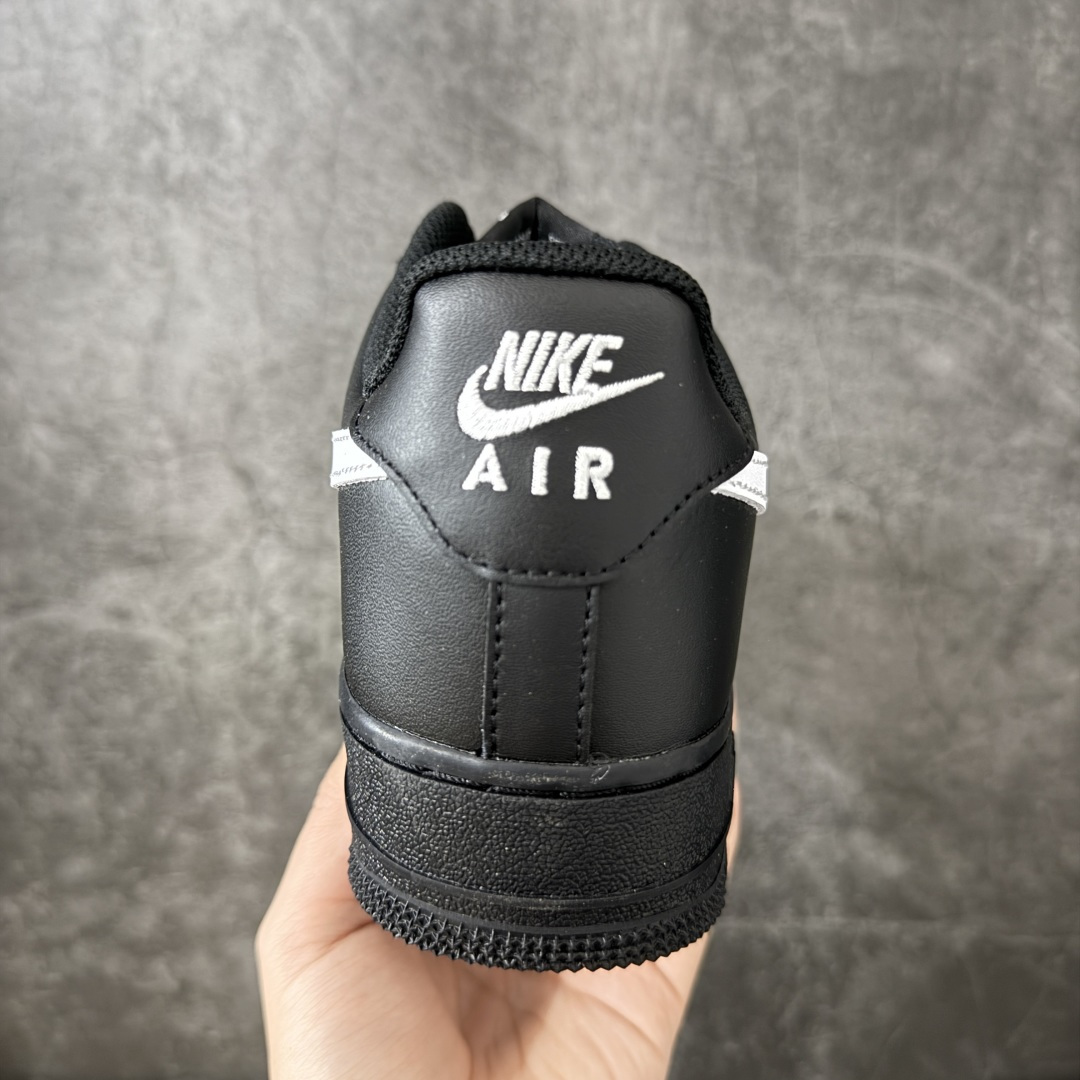 图片[4]-【LZ订单】NK Air Force 1 Low \’07 空军一号低帮经典板鞋 黑白 FZ0627-010 细节吊打市场其他代号版本 全鞋电脑针车 工整有序 原厂港宝加持完美还原灵魂版型 原盒原配从里到外百分百还原 原厂皮料 原标原盒 内置Sole气垫 中底白色背胶 中底划线 已经无限的接近公司 原厂楦头 原厂刺绣 后跟弧度修正 正确中底四线防伪 尺码：36 36.5 37.5 38 38.5 39 40 40.5 41 42 42.5 43 44 44.5 45 46 47.5-选品中心