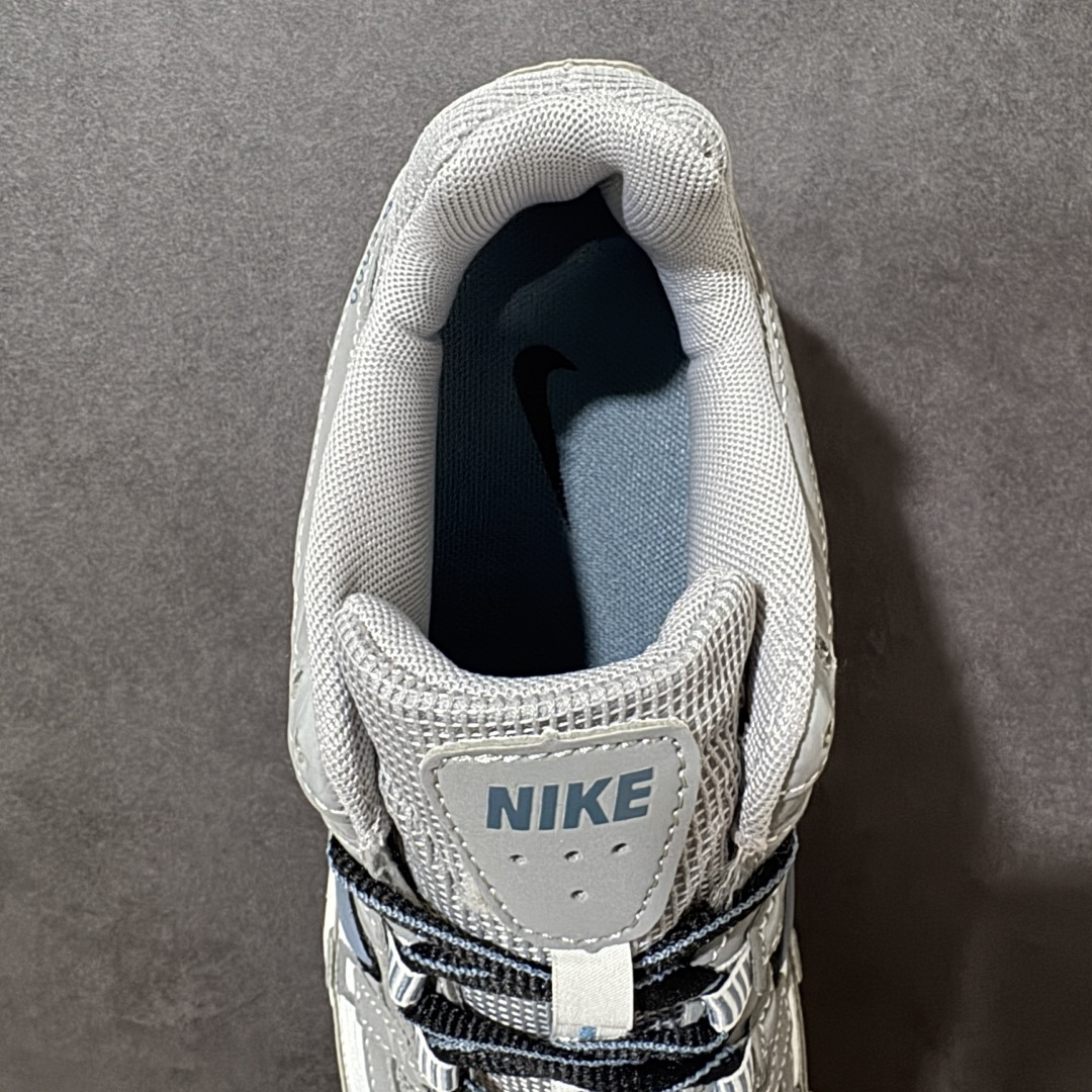 图片[6]-【公司级】耐克(NIKE)男女子休闲运动鞋 P-6000 Premium 轻便舒适透气防滑缓震耐磨跑步鞋。 P-6000 是一款植根于 2000 年代风格的混合款式，让人想起去年再次流行的 Zoom Vomero 5。采用透气网眼布搭配皮革和合成材质覆面，再现 21 世纪早期鞋款外观。活力配色打造时尚外观和运动美学，结合泡棉缓震配置，缔造非凡舒适的日常穿着体验。皮革、织物与合成材质组合鞋面，打造舒适支撑效果。沿袭 Nike Pegasus 25 和 Nike Pegasus 2006 的复古设计风格，泡棉中底，轻盈缓震，缓震鞋垫，带来舒适的足底体验，橡胶外底，铸就非凡抓地力。 货号：IR5279-003 尺码： 36 36.5 37.5 38 38.5 39 40 40.5 41 42 42.5 43 44 45 46-选品中心