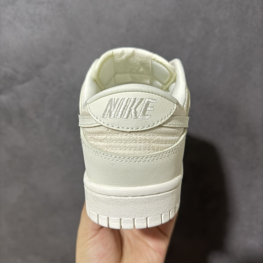 图片[4]-【公司级】Nike SB Dunk Low \”Light Orewood Brown\” 蕴藏少女 低帮休闲板鞋  #鞋款以精致的蕾丝花卉图案为亮点。优质磨砂覆面提供平滑的对比，让其时尚精致。  货号：HJ5870-100 尺码：36 36.5 37.5 38 36.5 39 40 40.5 41 42 42.5 43 44 44.5 45 46-选品中心