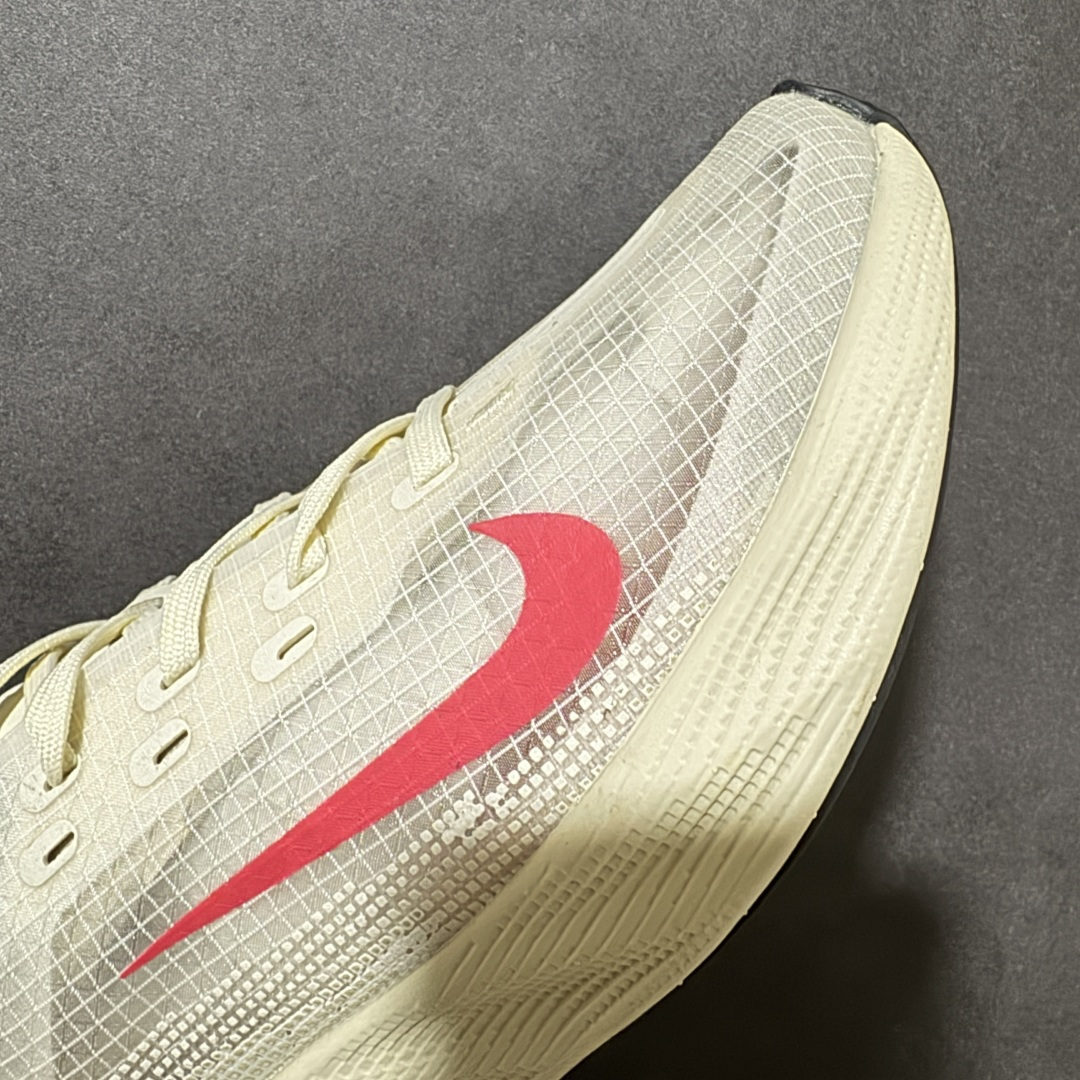 图片[8]-【公司级】Nike Ava X 耐克 舒适百搭耐磨低帮 休闲跑步鞋 采用轻盈的机能型织物鞋面 专为四季穿着而设计 流线型TPU包覆结构带来稳固贴合感 简约风橡胶外底具备出色排水性能和强劲抓地力 鞋身穿插的打孔赛道条纹灵感源自经典跑鞋 兼具舒适感与透气性 反光细节点缀其间 为都市夜行增添一份醒目与安全 货号： HM9697-013 尺码：36-45没半码-选品中心