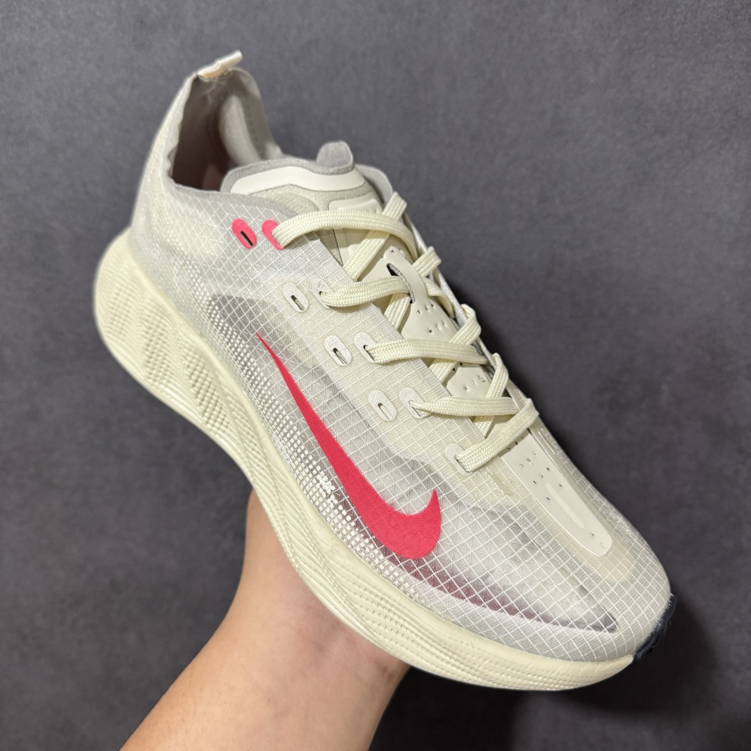 图片[3]-【公司级】Nike Ava X 耐克 舒适百搭耐磨低帮 休闲跑步鞋 采用轻盈的机能型织物鞋面 专为四季穿着而设计 流线型TPU包覆结构带来稳固贴合感 简约风橡胶外底具备出色排水性能和强劲抓地力 鞋身穿插的打孔赛道条纹灵感源自经典跑鞋 兼具舒适感与透气性 反光细节点缀其间 为都市夜行增添一份醒目与安全 货号： HM9697-013 尺码：36-45没半码-选品中心