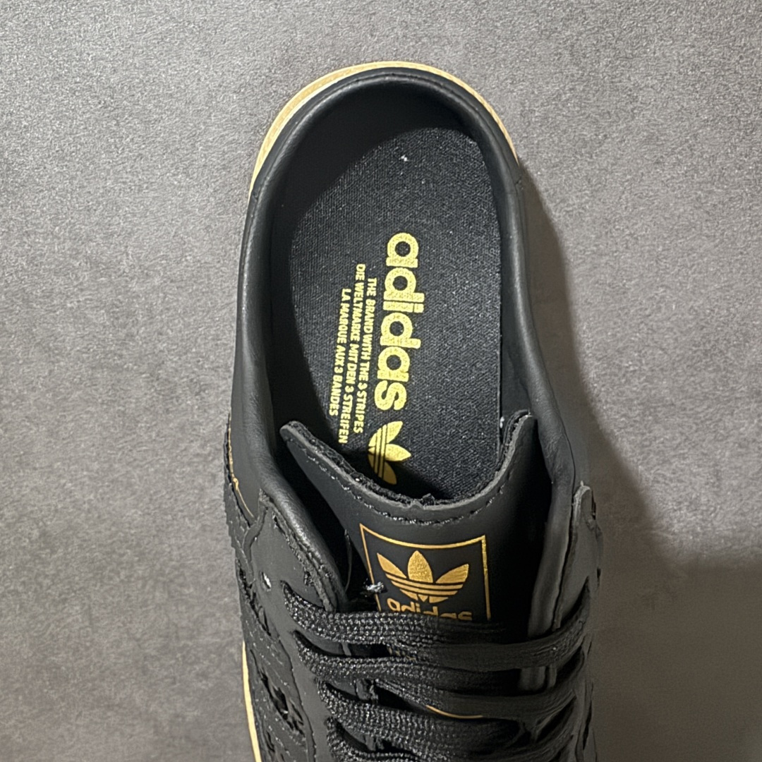 图片[6]-💰‌130【公司级】阿迪达斯adidas Samba Mule‌ 包头运动拖鞋 半拖鞋，是阿迪达斯在2026年夏季推出的热门鞋款，它将经典的 ‌Samba‌ 足球鞋型改造为无后跟的 ‌穆勒鞋（Mule）‌ 样式，主打清凉透气与便捷穿脱。一脚蹬设计‌：去除了传统 Samba 的后跟包裹，改为半拖式结构，穿脱极其方便，适合夏日居家、通勤或休闲场景 。‌材质升级‌：‌柔软皮革鞋面，经典元素保留‌：鞋头 T 型饰片、侧边三道杠标志以及经典的生胶外底得以保留，维持了 Samba 系列的复古辨识度 。‌ 货号：KH7720 尺码： 36 36⅔ 37⅓ 38 38⅔ 39⅓ 40 40⅔ 41⅓ 42 42⅔ 43⅓ 44 45 46-选品中心
