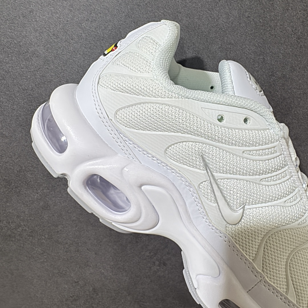 图片[7]-【公司级】NK Air Max Plus TN 复古气垫跑鞋 大厂出品 多道QC标准品控质检 整体配色采用撞色妆点 鞋面网眼布和皮革材质打造 中底搭载 Air Max 科技 保证了日常穿着的缓震性！鞋垫处和鞋后跟印有 TN 字样 彰显鞋款身份 货号：604133-139 尺码：36-45没半码-选品中心