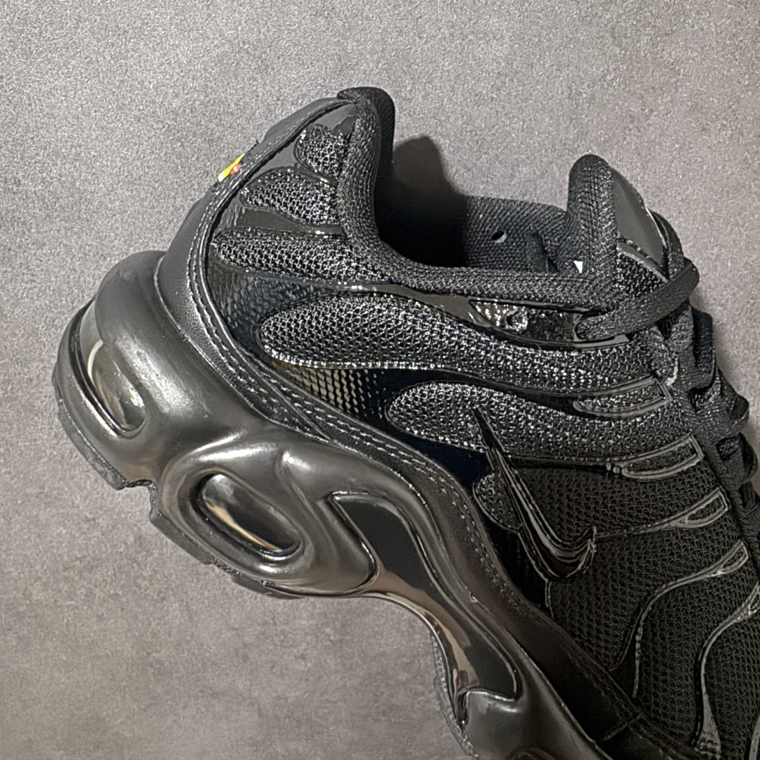 图片[7]-【公司级】NK Air Max Plus TN 复古气垫跑鞋 大厂出品 多道QC标准品控质检 整体配色采用撞色妆点 鞋面网眼布和皮革材质打造 中底搭载 Air Max 科技 保证了日常穿着的缓震性！鞋垫处和鞋后跟印有 TN 字样 彰显鞋款身份 货号：DM2362-002 尺码：36-45-选品中心