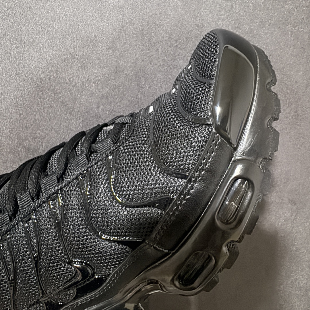 图片[8]-【公司级】NK Air Max Plus TN 复古气垫跑鞋 大厂出品 多道QC标准品控质检 整体配色采用撞色妆点 鞋面网眼布和皮革材质打造 中底搭载 Air Max 科技 保证了日常穿着的缓震性！鞋垫处和鞋后跟印有 TN 字样 彰显鞋款身份 货号：DM2362-002 尺码：36-45-选品中心