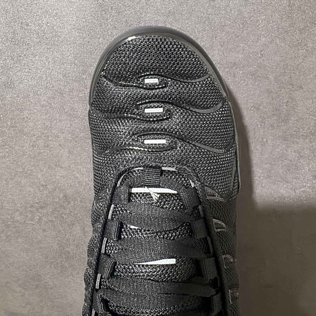 图片[5]-【公司级】NK Air Max Plus TN 复古气垫跑鞋 大厂出品 多道QC标准品控质检 整体配色采用撞色妆点 鞋面网眼布和皮革材质打造 中底搭载 Air Max 科技 保证了日常穿着的缓震性！鞋垫处和鞋后跟印有 TN 字样 彰显鞋款身份 货号：DM2362-002 尺码：36-45-选品中心