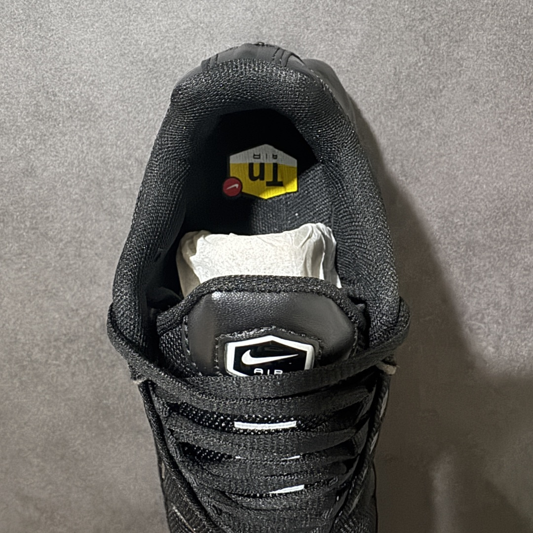 图片[6]-【公司级】NK Air Max Plus TN 复古气垫跑鞋 大厂出品 多道QC标准品控质检 整体配色采用撞色妆点 鞋面网眼布和皮革材质打造 中底搭载 Air Max 科技 保证了日常穿着的缓震性！鞋垫处和鞋后跟印有 TN 字样 彰显鞋款身份 货号：DM2362-002 尺码：36-45-选品中心