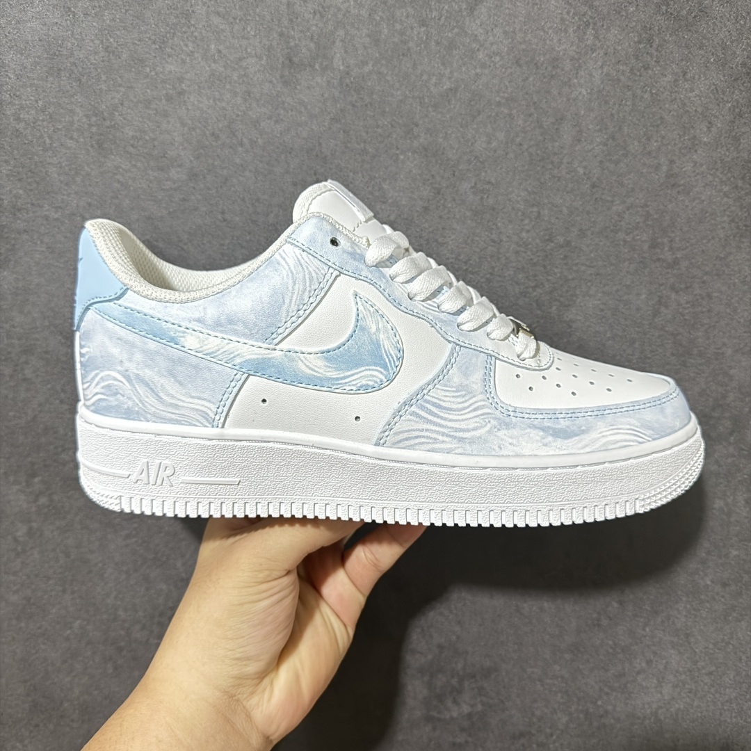 【定制版】二次元主题 Nike Air Force 1 Low’07 冰蓝涟漪 空军一号低帮休闲板鞋 定制皮料 原厂3D打印 定制鞋盒 原楦原纸板 纯正空军版型 内置全掌气垫 货号：ZH0316-164 尺码：36 36.5 37.5 38 38.5 39 40 40.5 41 42 42.5 43 44 44.5 45-选品中心