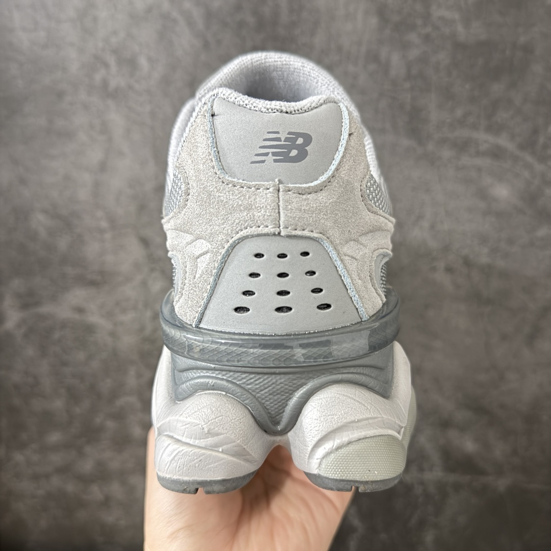 图片[4]-【公司级】New Balance NB 9060 复古单品 鞋款灵感源自设计师本人对夏日的怀日回忆。鞋面大身由空间双格及磨砂鞋面拼接而生，配以柔和、温暖的粉橘色调，夏日氛围拉满采用大面积网眼以及麂皮材质覆盖鞋身，还原经典气质。搭载ABZORB避震科技，由泡沫聚酯制成，上脚可以有效减少由鞋底反弹对身体及双腿的冲击 货号：U90609EL 尺码：36 37 37.5 38 38.5 39.5 40 40.5 41.5 42 42.5 43 44 45-选品中心