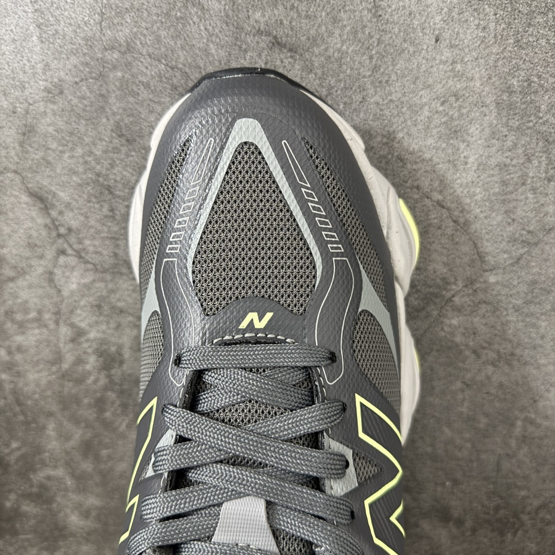 图片[5]-【纯原版】 New Balance NB9060 联名款 复古休闲运动慢跑鞋 U906041H 全套原楦原纸板原厂数据开发 进口三明治网面 原装进口翻毛皮料正确绒感卡色 正确中底拉帮中底网布细节 原厂标裁 带紫光防伪 定制后跟透明水晶模块 冲裁组合 大底贴合程度胶水上色把控完美 整洁度挑战全网艺术家 多道序QC把关品质完善 匠心打造 耗时两个月开发完成 工艺极其复杂难度可想而知 新开独立私模大底 全网唯一正确六层组合大底 高端零售专供产物 尺码：36-46.5-选品中心