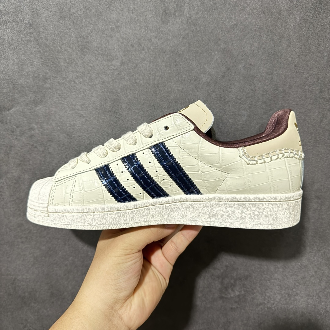 图片[2]-【公司级】英国设计师品牌Wales Bonner x Adidas Superstar\”Wonder White/Collegiate Navy\”经典贝壳头系列低帮百搭休闲运动板鞋CP“联名鳄鱼纹米白海军蓝” 货号：JP7161 尺码：35⅔ 36 36⅔ 37⅓ 38 38⅔ 39⅓ 40 40⅔ 41⅓ 42 42⅔ 43⅓ 44-选品中心