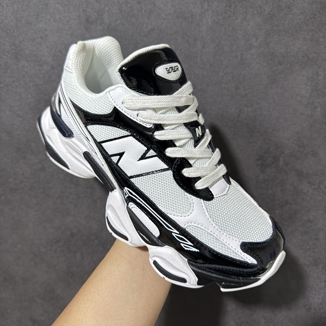 图片[3]-【公司级】New Balance 9060系列 新百伦 复古休闲运动慢跑鞋 鞋面大身由空间双格及磨砂鞋面拼接而生 采用大面积网眼以及麂皮材质覆盖鞋身 还原经典气质 搭载ABZORB避震科技 由泡沫聚酯制成 上脚可以有效减少由鞋底反弹对身体及双腿的冲击力 货号： U906067M 尺码：36-45带半码-选品中心