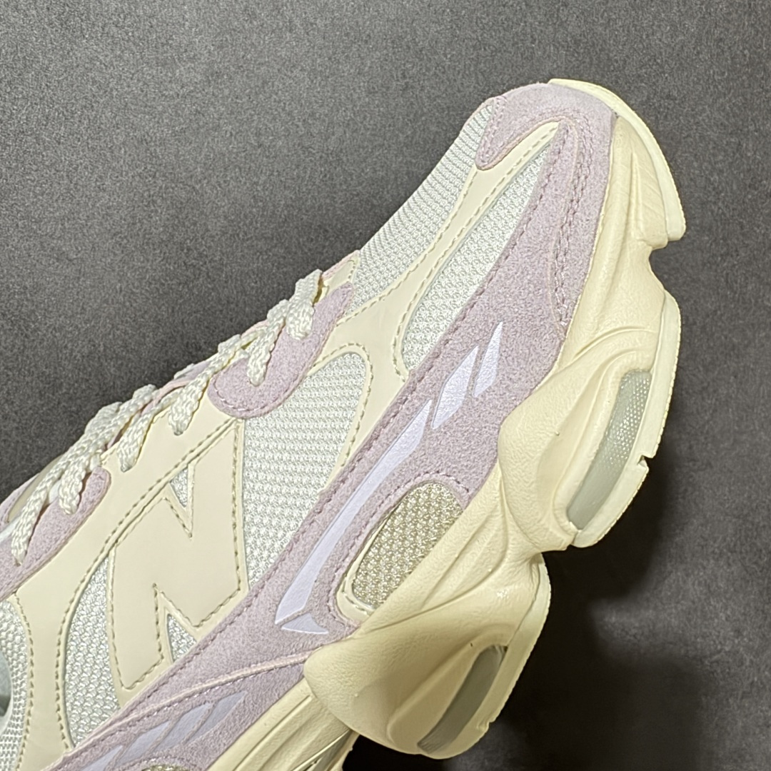 图片[8]-【公司级】New Balance 9060系列 新百伦 复古休闲运动慢跑鞋 鞋面大身由空间双格及磨砂鞋面拼接而生 采用大面积网眼以及麂皮材质覆盖鞋身 还原经典气质 搭载ABZORB避震科技 由泡沫聚酯制成 上脚可以有效减少由鞋底反弹对身体及双腿的冲击力 货号： U90607O1 尺码：36-45带半码-选品中心
