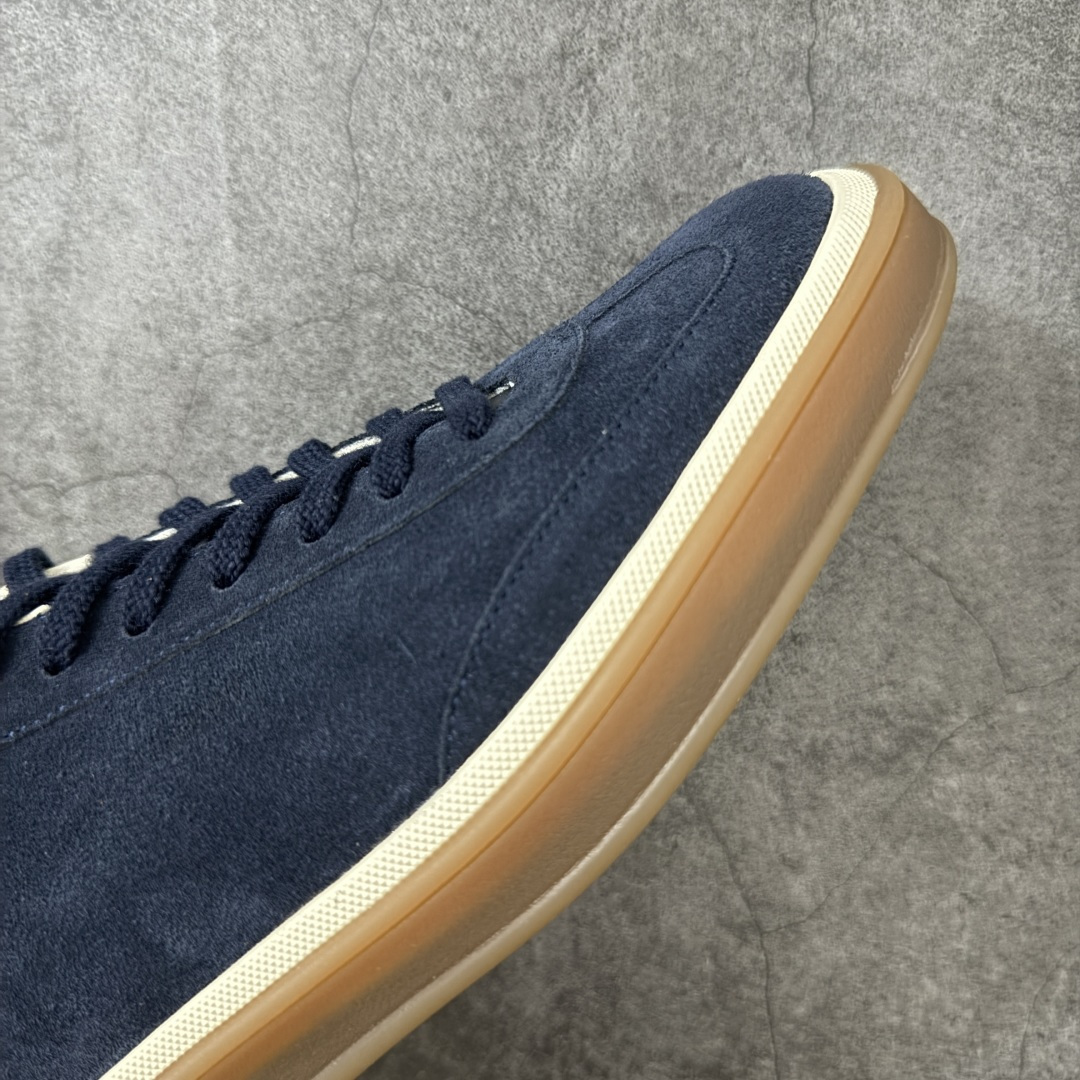 图片[6]-【佛山超A版】Loro Piana LP Tennis Walk Low 生活系列低帮复古百搭德训风休闲运动板鞋 意大利顶级奢侈品牌·诺悠翩雅 这款新款绒面革网球鞋采用超低帮设计 适合全年穿着 并具有防水性能 包边鞋底营造轻松迷人的色彩组合 将功能性与低调个性风格和谐融合 打造都市着装的理想鞋履选择 鞋跟处饰以Kummel色嵌片 柔软小牛皮鞋舌 压印LP徽标 棉质鞋带材质 鞋面：牛剖层绒面革 鞋底：橡胶 衬里：牛皮革 尺码：35 36 37 38 39 40 41 42 43 44 45-选品中心
