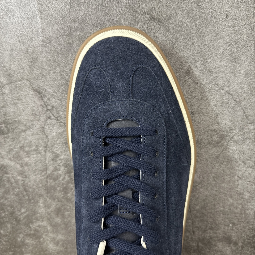 图片[5]-【佛山超A版】Loro Piana LP Tennis Walk Low 生活系列低帮复古百搭德训风休闲运动板鞋 意大利顶级奢侈品牌·诺悠翩雅 这款新款绒面革网球鞋采用超低帮设计 适合全年穿着 并具有防水性能 包边鞋底营造轻松迷人的色彩组合 将功能性与低调个性风格和谐融合 打造都市着装的理想鞋履选择 鞋跟处饰以Kummel色嵌片 柔软小牛皮鞋舌 压印LP徽标 棉质鞋带材质 鞋面：牛剖层绒面革 鞋底：橡胶 衬里：牛皮革 尺码：35 36 37 38 39 40 41 42 43 44 45-选品中心