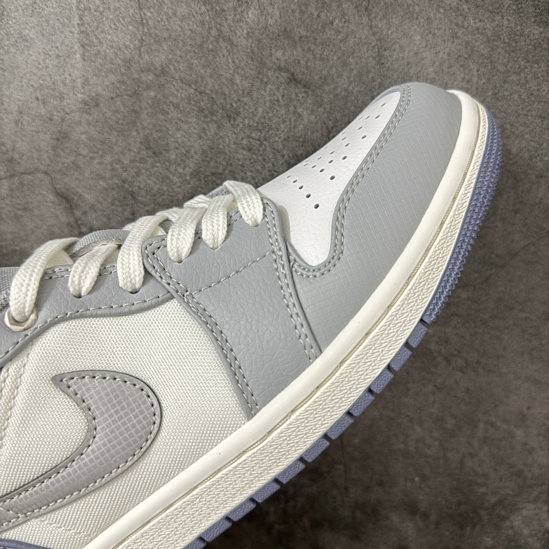 图片[6]-【DT纯原】Air Jordan Low AJ1 乔1雾霾蓝白银色 低帮文化休闲运动板鞋 IX5003-101  市面中低帮最具代表性版本没有之一 口碑大厂出品 品控大底版型不断改良更新 全套原纸板楦头开发 确保原汁原味 完美呈现版型 完美零毛边处理 原厂内置全掌气垫 价格定位良心 平台专用代工流水线出品 一眼公司既视感 拿到手的一瞬间就与众不同 碾压市面所有版本 全部原鞋开发 每一个配色都会采购原鞋确认细节 打破市面看图做货无好货之说 尺码：35.5-46-选品中心