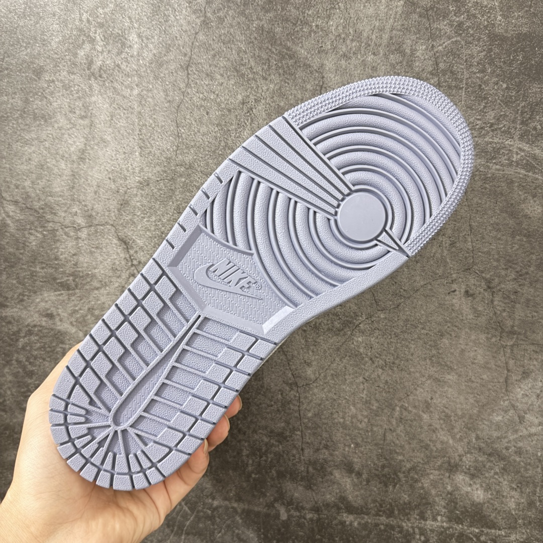 图片[9]-【DT纯原】Air Jordan Low AJ1 乔1雾霾蓝白银色 低帮文化休闲运动板鞋 IX5003-101  市面中低帮最具代表性版本没有之一 口碑大厂出品 品控大底版型不断改良更新 全套原纸板楦头开发 确保原汁原味 完美呈现版型 完美零毛边处理 原厂内置全掌气垫 价格定位良心 平台专用代工流水线出品 一眼公司既视感 拿到手的一瞬间就与众不同 碾压市面所有版本 全部原鞋开发 每一个配色都会采购原鞋确认细节 打破市面看图做货无好货之说 尺码：35.5-46-选品中心