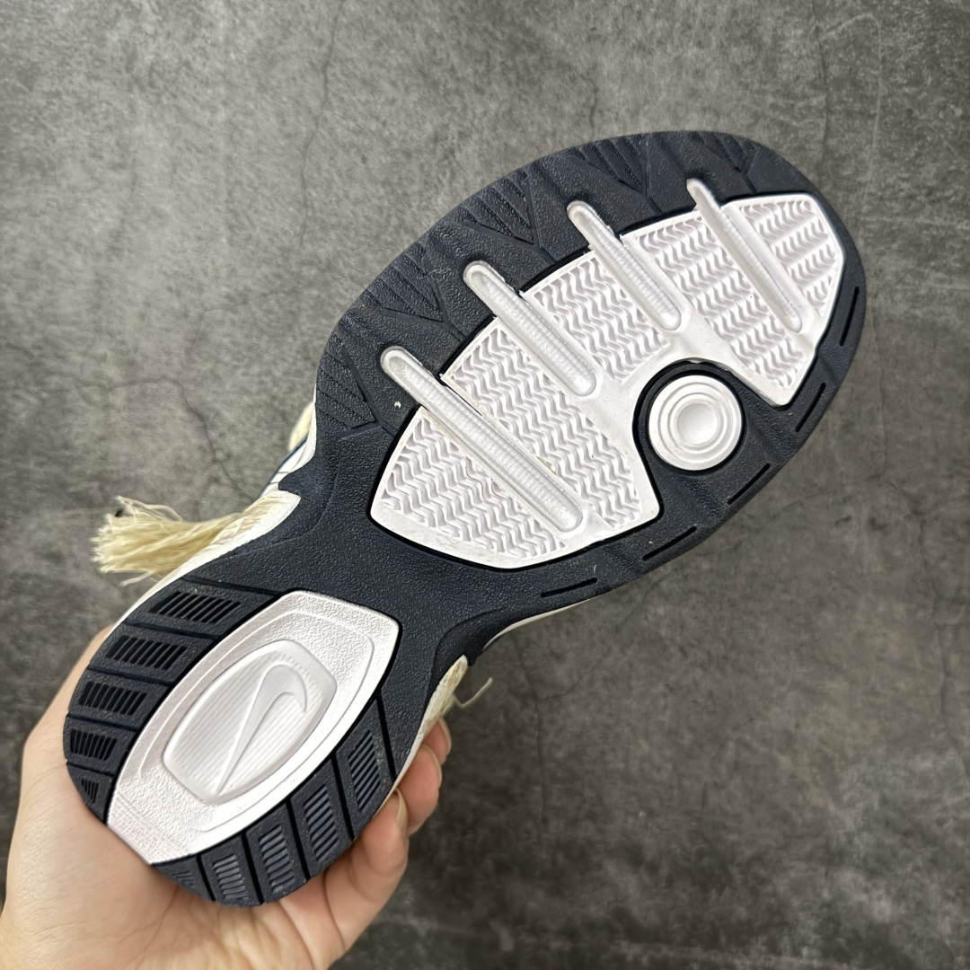 图片[9]-【手绘定制版】耐克 Nike Air Monarch IV男女子训练鞋厚底老爹鞋休闲复古运动鞋。Nike Air Monarch IV 运动鞋为你打造出众的训练装备，耐穿鞋面提供有效支撑。轻盈泡绵结合 Nike Air 缓震配置，塑就舒适非凡的迈步体验。皮革、合成材质与织物组合鞋面，塑就经典外观，经久耐穿，全掌内嵌式 Air 缓震配置，缔造出众缓震体验，舒适非凡，支撑力强，硬质橡胶外底经久耐穿，提供可驾驭多种地面的出众抓地力。 货号：415445-102 尺码：36 36.5 37.5 38 38.5 39 40 40.5 41 42 42.5 43 44 45-选品中心