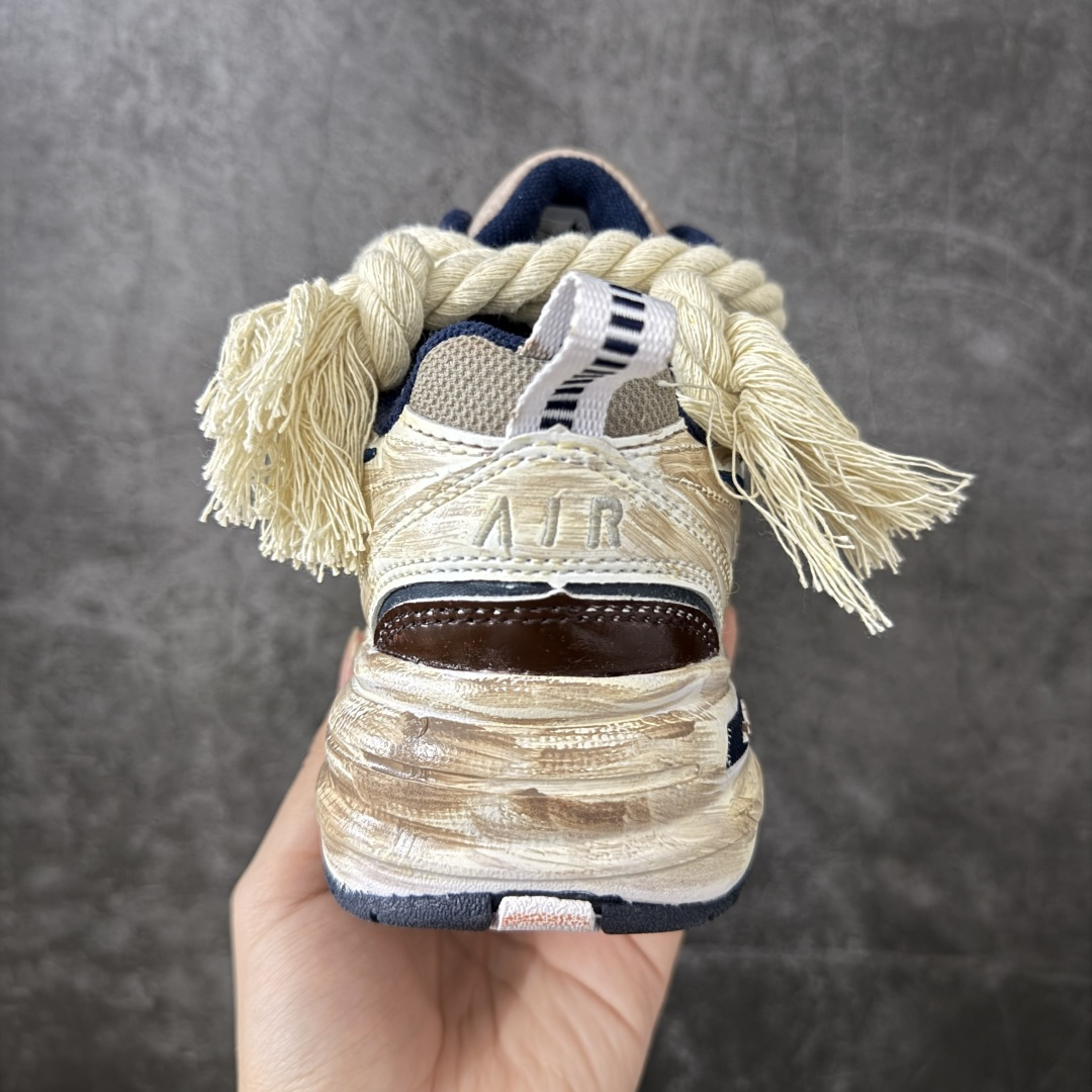 图片[4]-【手绘定制版】耐克 Nike Air Monarch IV男女子训练鞋厚底老爹鞋休闲复古运动鞋。Nike Air Monarch IV 运动鞋为你打造出众的训练装备，耐穿鞋面提供有效支撑。轻盈泡绵结合 Nike Air 缓震配置，塑就舒适非凡的迈步体验。皮革、合成材质与织物组合鞋面，塑就经典外观，经久耐穿，全掌内嵌式 Air 缓震配置，缔造出众缓震体验，舒适非凡，支撑力强，硬质橡胶外底经久耐穿，提供可驾驭多种地面的出众抓地力。 货号：415445-102 尺码：36 36.5 37.5 38 38.5 39 40 40.5 41 42 42.5 43 44 45-选品中心