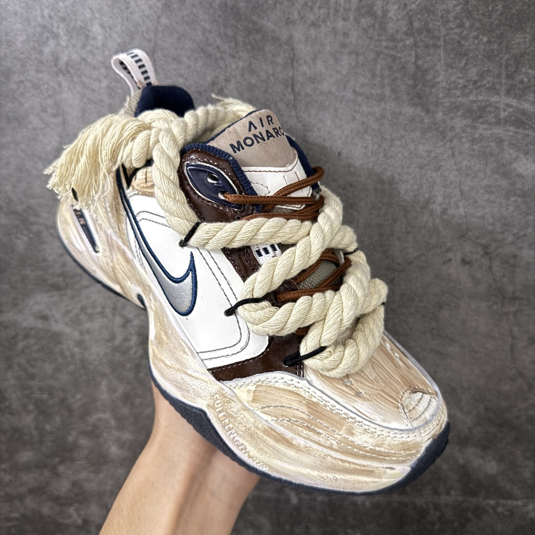 图片[3]-【手绘定制版】耐克 Nike Air Monarch IV男女子训练鞋厚底老爹鞋休闲复古运动鞋。Nike Air Monarch IV 运动鞋为你打造出众的训练装备，耐穿鞋面提供有效支撑。轻盈泡绵结合 Nike Air 缓震配置，塑就舒适非凡的迈步体验。皮革、合成材质与织物组合鞋面，塑就经典外观，经久耐穿，全掌内嵌式 Air 缓震配置，缔造出众缓震体验，舒适非凡，支撑力强，硬质橡胶外底经久耐穿，提供可驾驭多种地面的出众抓地力。 货号：415445-102 尺码：36 36.5 37.5 38 38.5 39 40 40.5 41 42 42.5 43 44 45-选品中心