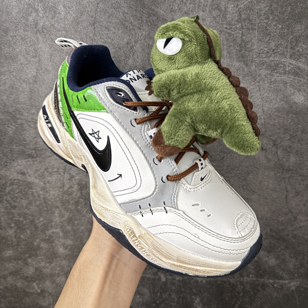 图片[3]-【手绘定制版】耐克 Nike Air Monarch IV男女子训练鞋厚底老爹鞋休闲复古运动鞋。Nike Air Monarch IV 运动鞋为你打造出众的训练装备，耐穿鞋面提供有效支撑。轻盈泡绵结合 Nike Air 缓震配置，塑就舒适非凡的迈步体验。皮革、合成材质与织物组合鞋面，塑就经典外观，经久耐穿，全掌内嵌式 Air 缓震配置，缔造出众缓震体验，舒适非凡，支撑力强，硬质橡胶外底经久耐穿，提供可驾驭多种地面的出众抓地力。 货号：DH3158-101 尺码：36 36.5 37.5 38 38.5 39 40 40.5 41 42 42.5 43 44 45-选品中心