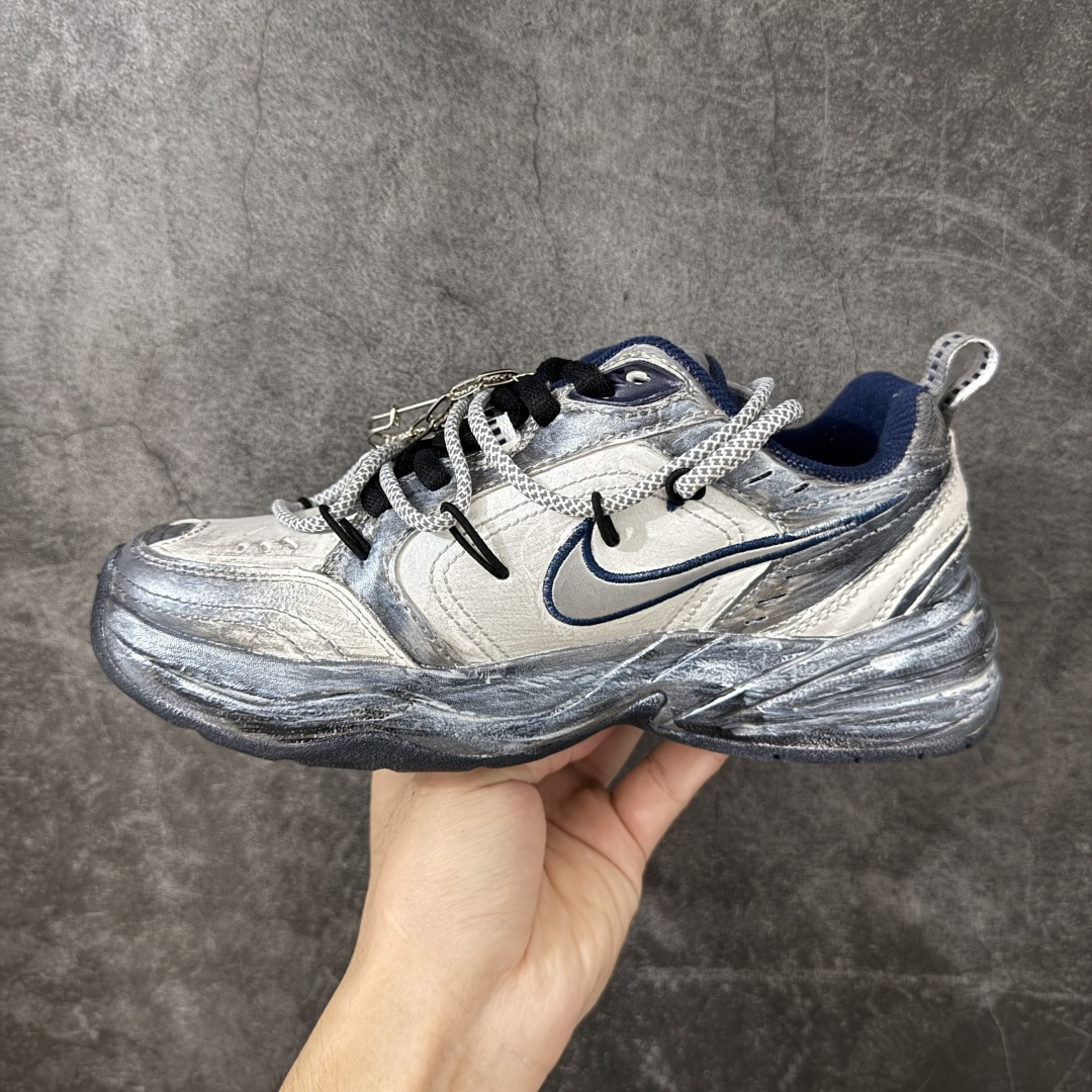 图片[2]-【手绘定制版】耐克 Nike Air Monarch IV男女子训练鞋厚底老爹鞋休闲复古运动鞋。Nike Air Monarch IV 运动鞋为你打造出众的训练装备，耐穿鞋面提供有效支撑。轻盈泡绵结合 Nike Air 缓震配置，塑就舒适非凡的迈步体验。皮革、合成材质与织物组合鞋面，塑就经典外观，经久耐穿，全掌内嵌式 Air 缓震配置，缔造出众缓震体验，舒适非凡，支撑力强，硬质橡胶外底经久耐穿，提供可驾驭多种地面的出众抓地力。 货号：415445-102 尺码：36 36.5 37.5 38 38.5 39 40 40.5 41 42 42.5 43 44 45-选品中心