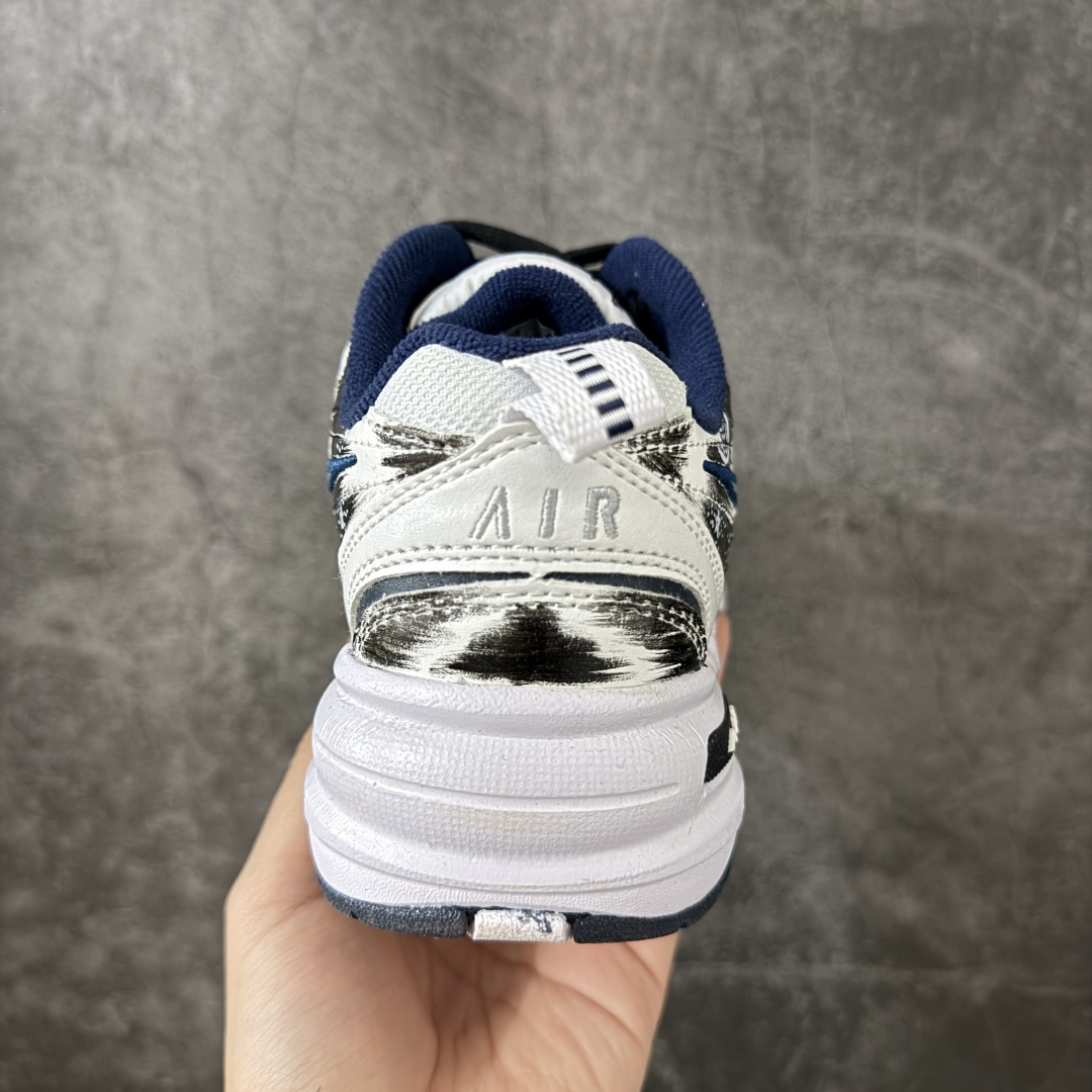 图片[4]-【手绘定制版】耐克 Nike Air Monarch IV男女子训练鞋厚底老爹鞋休闲复古运动鞋。Nike Air Monarch IV 运动鞋为你打造出众的训练装备，耐穿鞋面提供有效支撑。轻盈泡绵结合 Nike Air 缓震配置，塑就舒适非凡的迈步体验。皮革、合成材质与织物组合鞋面，塑就经典外观，经久耐穿，全掌内嵌式 Air 缓震配置，缔造出众缓震体验，舒适非凡，支撑力强，硬质橡胶外底经久耐穿，提供可驾驭多种地面的出众抓地力。 货号：415445-102 尺码：36 36.5 37.5 38 38.5 39 40 40.5 41 42 42.5 43 44 45-选品中心