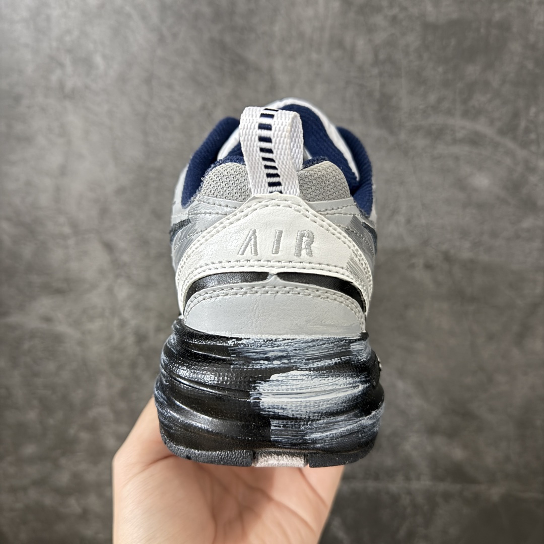 图片[4]-【手绘定制版】耐克 Nike Air Monarch IV男女子训练鞋厚底老爹鞋休闲复古运动鞋。Nike Air Monarch IV 运动鞋为你打造出众的训练装备，耐穿鞋面提供有效支撑。轻盈泡绵结合 Nike Air 缓震配置，塑就舒适非凡的迈步体验。皮革、合成材质与织物组合鞋面，塑就经典外观，经久耐穿，全掌内嵌式 Air 缓震配置，缔造出众缓震体验，舒适非凡，支撑力强，硬质橡胶外底经久耐穿，提供可驾驭多种地面的出众抓地力。 货号：415445-102 尺码：36 36.5 37.5 38 38.5 39 40 40.5 41 42 42.5 43 44 45-选品中心