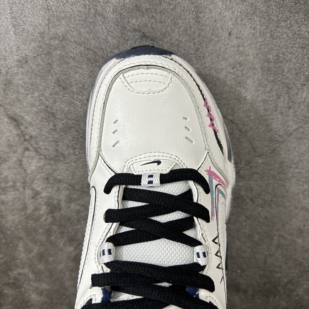 图片[5]-【手绘定制版】耐克 Nike Air Monarch IV男女子训练鞋厚底老爹鞋休闲复古运动鞋。Nike Air Monarch IV 运动鞋为你打造出众的训练装备，耐穿鞋面提供有效支撑。轻盈泡绵结合 Nike Air 缓震配置，塑就舒适非凡的迈步体验。皮革、合成材质与织物组合鞋面，塑就经典外观，经久耐穿，全掌内嵌式 Air 缓震配置，缔造出众缓震体验，舒适非凡，支撑力强，硬质橡胶外底经久耐穿，提供可驾驭多种地面的出众抓地力。 货号：415445-102 尺码：36 36.5 37.5 38 38.5 39 40 40.5 41 42 42.5 43 44 45-选品中心